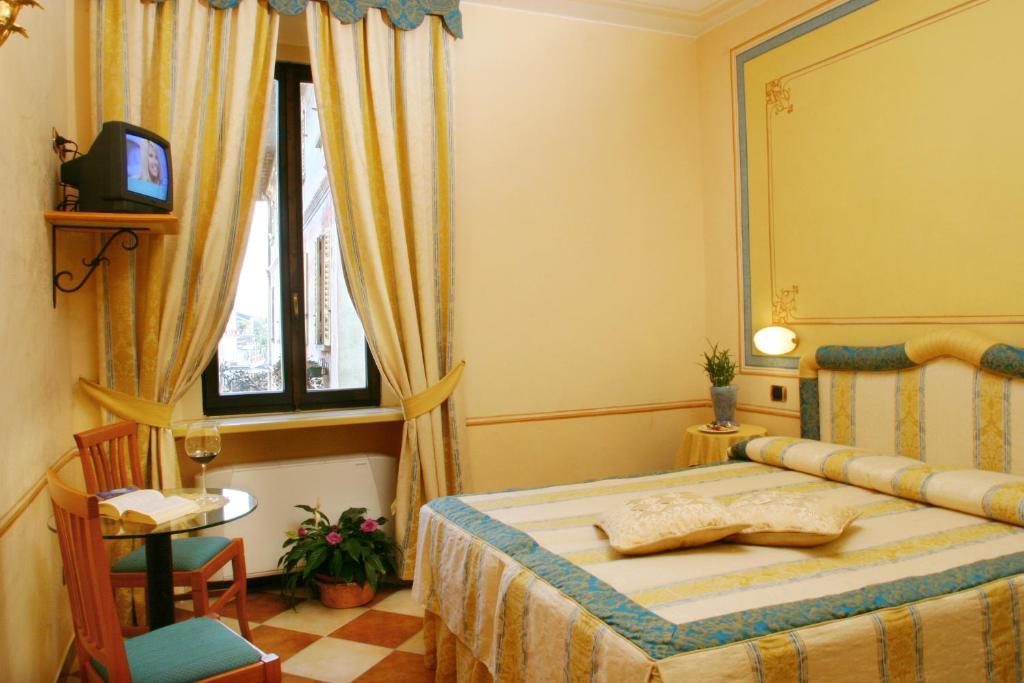 Double Room,28483460:JPEG